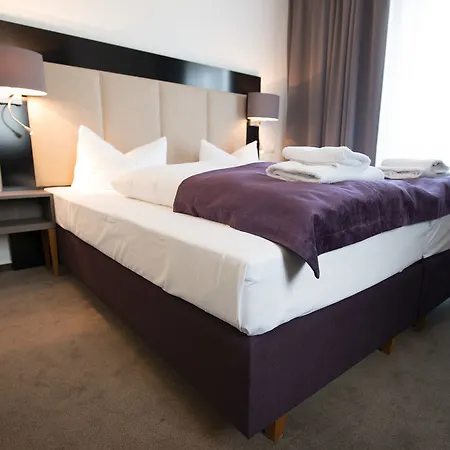 Goethe Conference By Trip 3*